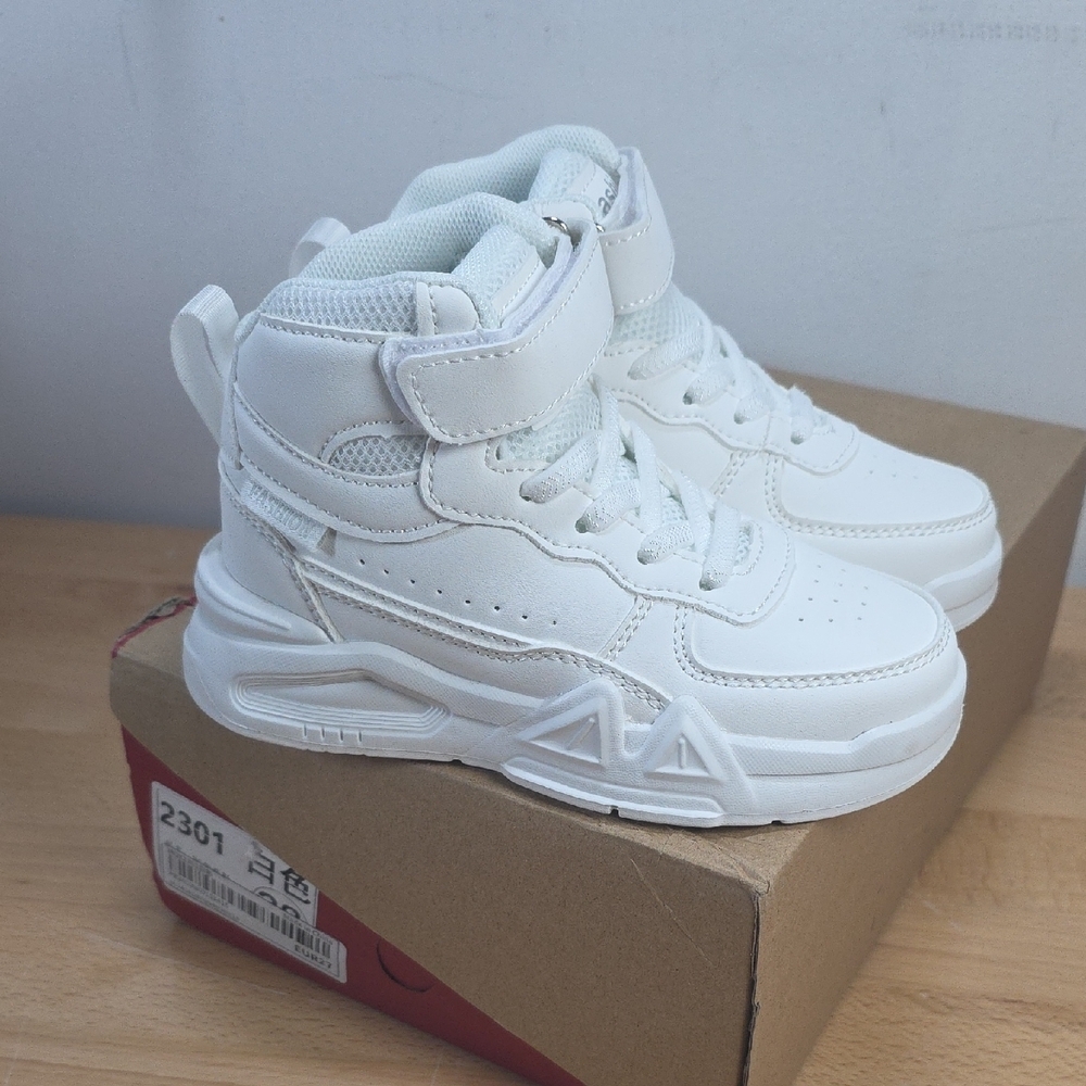 Kids White High-Top Sneakers Kids 28 EUR27 New